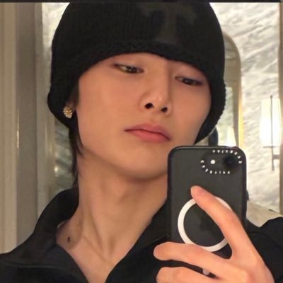 “𝔀𝓱𝓮𝓷 𝓽𝓱𝓮 𝓮𝓲𝓰𝓱𝓽 𝓸𝓯 𝓾𝓼 𝓪𝓻𝓮 𝓽𝓸𝓰𝓮𝓽𝓱𝓮𝓻, 𝔀𝓮 𝓵𝓲𝓿𝓮, 𝔀𝓱𝓮𝓷 𝔀𝓮 𝓯𝓪𝓵𝓵 𝓪𝓹𝓪𝓻𝓽, 𝔀𝓮 𝓭𝓲𝓮” | for skz ♡ hyunin