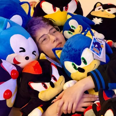 Akemikunbts's profile picture. ❤️ LVL 31 🦔 Loves blue hedgehogs ⚔️ AOT diehard 🕷️ Spider-Verse brainrot 💜@AkemikunCosplay | @KemiVTuber