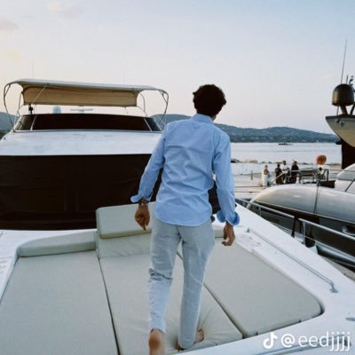 helloeldy's profile picture. Building SaaS products 🏴‍☠️