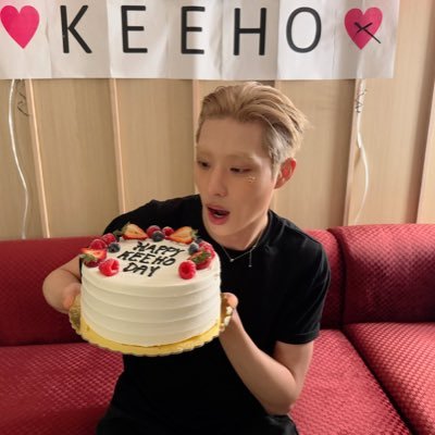 ElizabethH54622's profile picture. "I'm Mingi everything genius," "Ping pong," and "I'm cool guy". 💋🫶😆