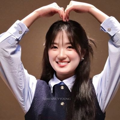 adsiladhiraa's profile picture. 