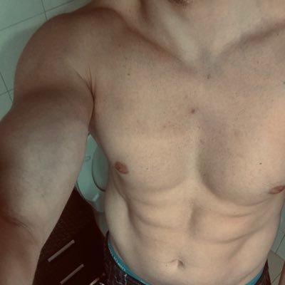 Otra vez por estos lares… espero quedarme más tiempo y conocer personas muy interesantes… Espero encontrar mucho morbo porque el placer lo pongo yo 🤭😜🤟🏻