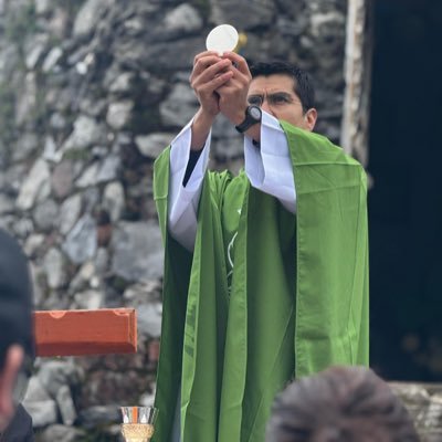 Católico, peregrino.
@cruciatorum.
✝️ 🇲🇽🇻🇦
Quiero ser santo, amigo de Dios.