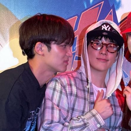 wons_cloud's profile picture. ♡ᰔ૮₍ ˃ ⤙ ˂ ₎ა bns - FAN ACCOUNT | 21 | #원우 #승철 #민규 #호시 | saw seventeen⁵ | saw bts & hobi ‧₊˚✩彡⠀