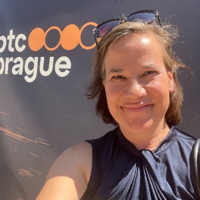 susannedroeber's profile picture. 🔸 Mit Bewusstsein & Bitcoin die Zukunft von Familie neu denken 📖 Autorin „Das Geheimnis bewusster Mütter“ (Goldmann Verlag)| 🎙️ Host „Fix the family“