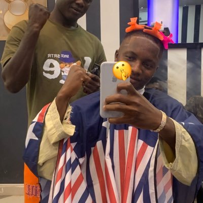 sarahleon42's profile picture. 
