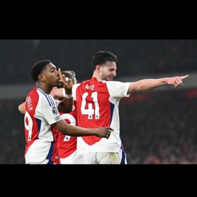 comeflywithpye's profile picture. Family . Football . Food . Fashion