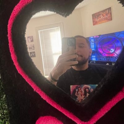 Domzotcom's profile picture. They need barbz like me!! formerly dommys@lommy.. the opps got me 🫩