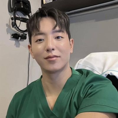 Holmes42517D's profile picture. 