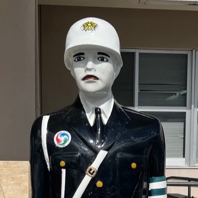 YNW5bCBYOomEP7H's profile picture. 4人家族👨‍👩‍👧‍👦2020年から米国株🇺🇸へ投資開始（保有株トップ5、PLTR🔮SOFI🏦INTC💻GE✈️NVDA⤴️）将来は田舎暮らし自給自足生活❗️暖炉のある家に住む🔥米国株投資家と繋がりたい✨無言フォローお許しください。