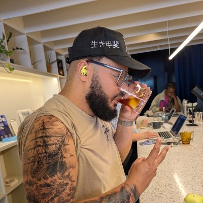 CrispyManTrades's profile picture. If your going to bet on anything it better be yourself. Options/Futures Trader Of 8 Years!