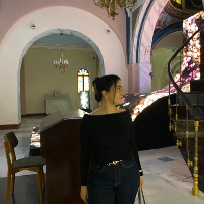 busranevaates's profile picture. Babil’deki bahçeyi başkalarının ayak izini görünce yaktım