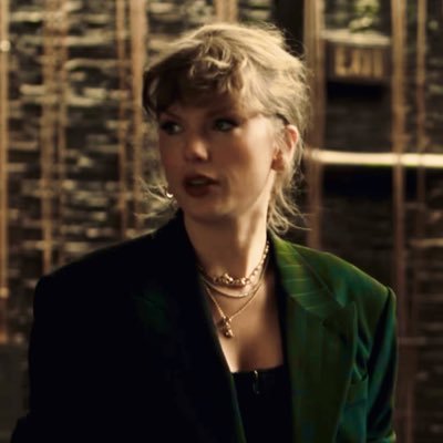 {she/her • 29 ♈︎ ISFJ} ༺༻ always a taywarrior ༺༻ chaotic fangirl of everything that’s fictional and cool