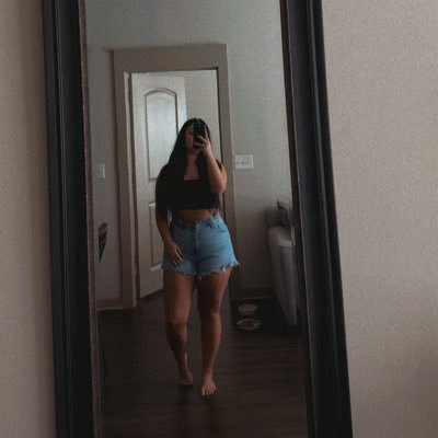 sydnaaayyyyy's profile picture. a jokester