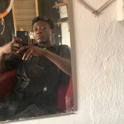 akinshenry58's profile picture. Just a simple soul chasing big dreams 🌍✨ | Lover of good vibes, laughter & late-night talks