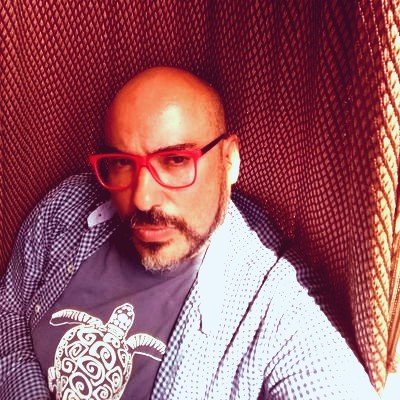 Se besa ajeno. Lo normal no es para chicas como nosotras.