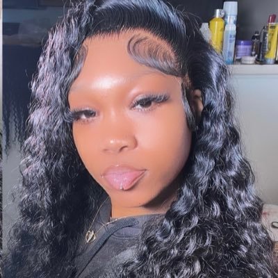 • that pretty girl LAY👱🏾♀️🧚🏾♀️ • Girl Mom 💕🫶🏾 • 2•17•22 💔