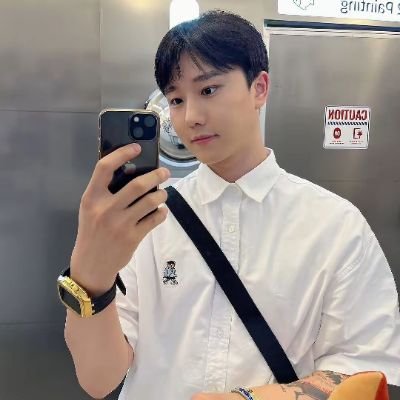 seejun443's profile picture. 