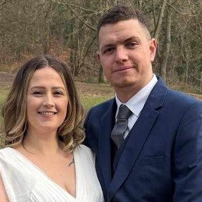 Came crawling back in the end. Married, dad of two, Leeds and Oasis obsessive. 30 (three bastard zero). Volunteer football coach at U10.