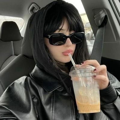 silina__19's profile picture. #justhuman 🖤✨