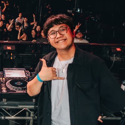 🍳 founder @cloutkitchenhq @andfriendsfest (a16z sr005) | 💬 whisperer @hf0 | 🎵 melodic bass dj, forbes u30, was on masterchef