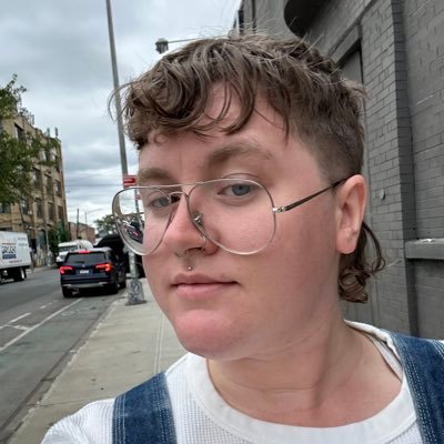 bruhmantics's profile picture. they/them