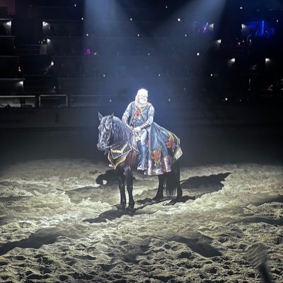 MFDRAWZ's profile picture. Groban likes his ladies to pop