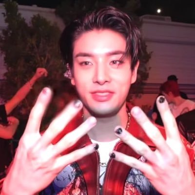 sim jaeyun reportedly wasted listening to tate mcrae's think later with an unknown woman, later found as jakebochechas on twitter