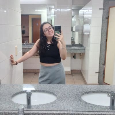 SofiiSignorelli's profile picture. 📚 Estudiante de Comunicación Social - UBA

✏ @sintiendo_de_mas en ig!
