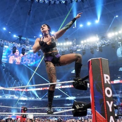 RheaRipley1313's profile picture. I am here to talk to one of my fans