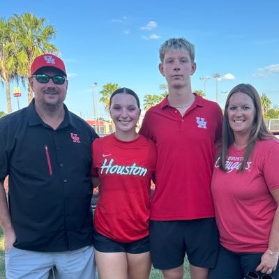 carolgore2005's profile picture. Mom to @haileyggore and @masoncgore |  UH Alumni