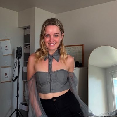 Lorasandra721's profile picture. 