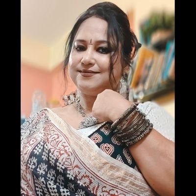 “ হয়তো তোমাকে হারিয়ে দিয়েছি
নয় তো গিয়েছি হেরে
থাক না ধ্রুপদী অস্পষ্টতা
কে কাকে গেলাম ছেড়ে ”