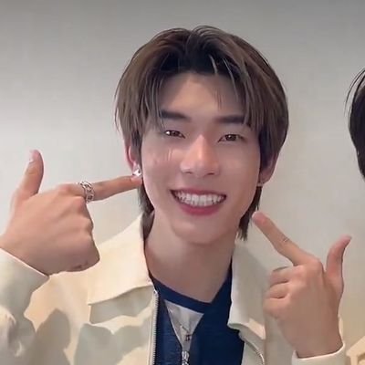 สมัครสมาชิคเป็นมัมหมีตี๋ตี๋รายปี นอกนั้นเป็นสาววายจิ้นทุกคู่งับ