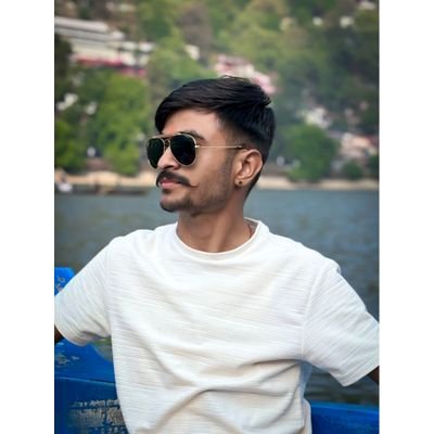 mhndrdevraj's profile picture. 🚩शौर्यं तेजो धृतिर्दाक्ष्यं युद्धेचाप्यपलायनम् । दानमीश्वर भावश्च क्षात्रं कर्म स्वभावजम् ।।🚩
🎓 Electrical Engineer