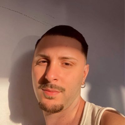 _gabrandao's profile picture. Geminiano / Passista do Carnaval de SP / Biomédico 🧬 27a✨ / Omo Orisá Osun 🌻