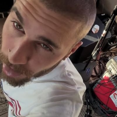 ortegabiebr's profile picture. je bent enn deel van alles bij je leven, en alles blijft bestaan wanner je sterft.