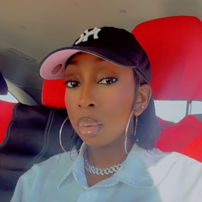 MAKEUP ARTIST 👩🏾🎨 | EVENT MC 🎤 | IG:@ luxuryfacesby_vicky | @ms.vcharlesxoxo