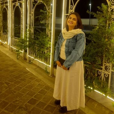 maryre69911's profile picture. جاده هایی هست که انتظار گامهای مرا می‌کشند..
من اینجا با خودم حرف می‌زنم که کمی از رنج این زندگی برای خودم کم کنم...