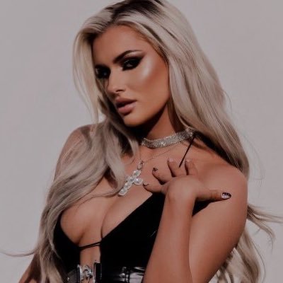 GLAMAYZON's profile picture. 