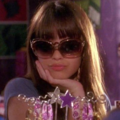 indylcisive's profile picture. ✨