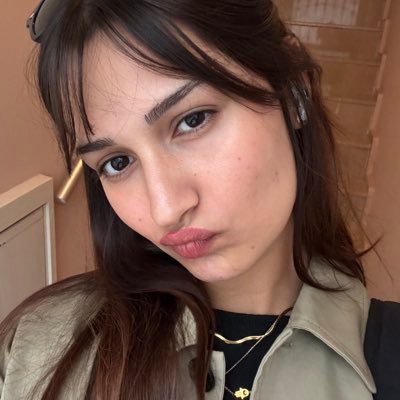 gulokazera's profile picture. anahtarlar saksının altında