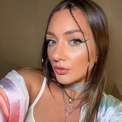 AntonellaPar22's profile picture. YouTube: TERAPIA DE MODA https:// https://t.co/XyIp7HvWw8 UCrOldAGyxTdQwHIKdQSu4PA