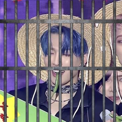 #홍중: yes i am the benitoteez oomf | viva puerto rico libre