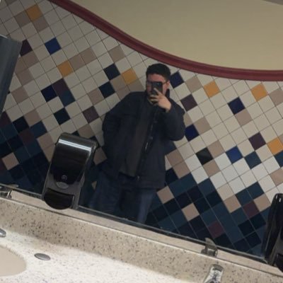 22 • 🇵🇷 • filmmaker/screenwriter • music guy (ddlybxmboo) • letterboxd link below