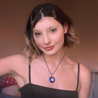 marybeth_curtis's profile picture. modern life is rubbish. singer/lyricist.