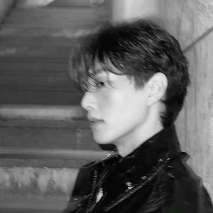 corruptborne's profile picture. ( FICTION )  ——  chained, untamed, unforgiving.