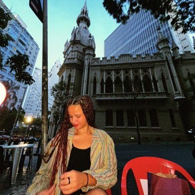 leticiandolet's profile picture. mestre em geo - pesquisadora - gostosa -  inteligente e engraçadinha - não-mono