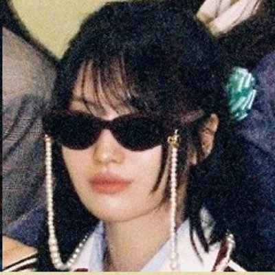 thisisfordx's profile picture. lesserafim & twice.