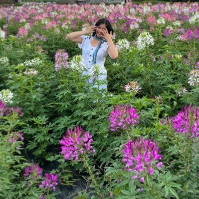 gatriw's profile picture. yap only. thought daughter